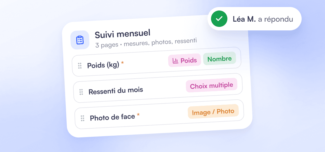 “Monthly check-in” questionnaire: a Weight question linked to the metric, the month’s feeling as multiple choice and a front photo, with the “Léa M. answered” badge.